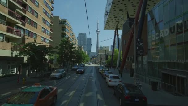 Tour Bout Rue Mccaul Toronto — Video