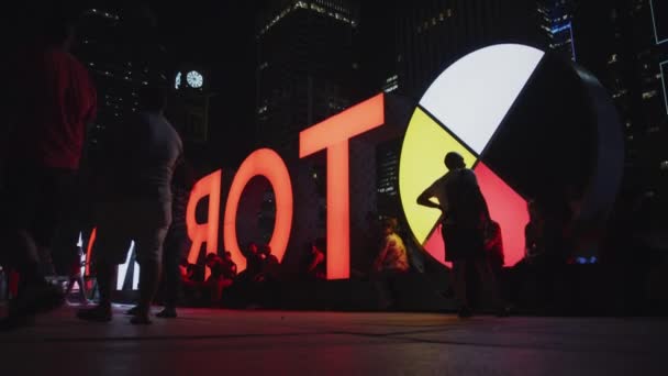 Toronto Tabelasındaki Insanlar Gece — Stok video