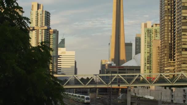 Most Přes Železniční Tratě Nádraží Union Station Torontu — Stock video