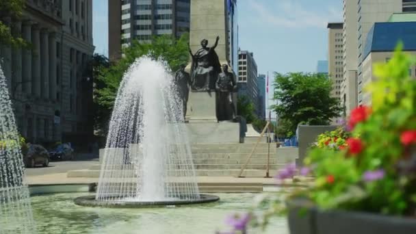 Fuente Junto Monumento Guerra Sudáfrica Toronto — Vídeos de Stock