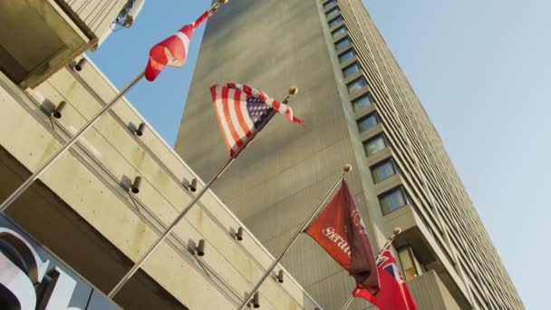 Banderas Sheraton Centre Toronto Hotel — Vídeo de stock