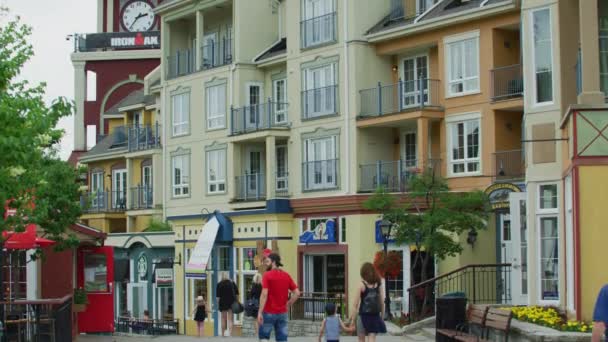 Torre Del Reloj Edificios Mont Tremblant Resort — Vídeos de Stock