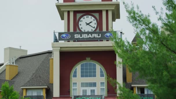 Torre Relógio Mont Tremblant Resort — Vídeo de Stock