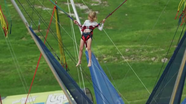 Bungee Trampolin Kanada — Stockvideo