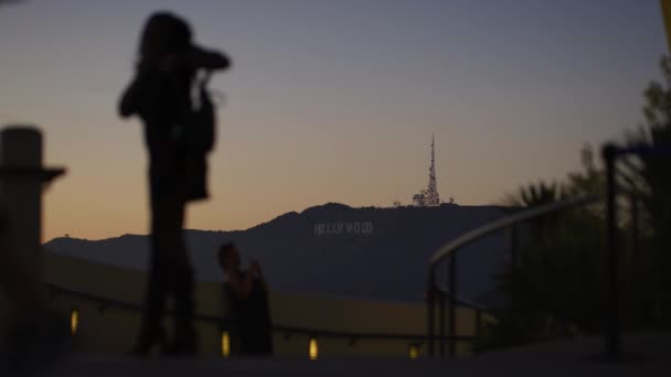 从格里菲斯天文台观看好莱坞标志 — 图库视频影像