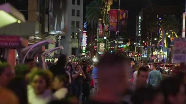 People Hollywood Boulevard Night — Stock Video