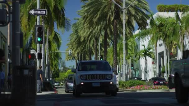 Carros Condução Rodeo Drive Beverly Hills — Vídeo de Stock