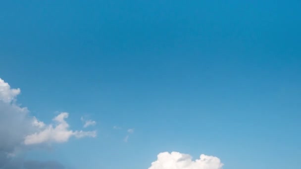 青い空のタイムラプス — ストック動画