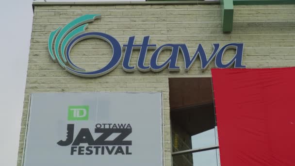 Belediye Binasında Ottawa Tabelası — Stok video