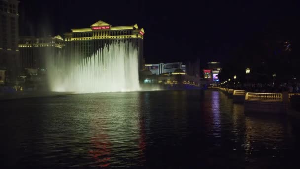 Nachtansicht der Fountains Of Bellagio, in Las Vegas, Vereinigte Staaten von Amerika