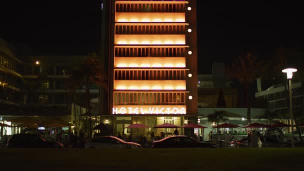 Nattutsikt Över Hotel Victor Miami Beach Usa — Stockvideo