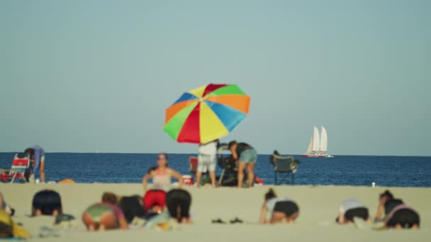 Joga Plaży Stany Zjednoczone Ameryki — Wideo stockowe