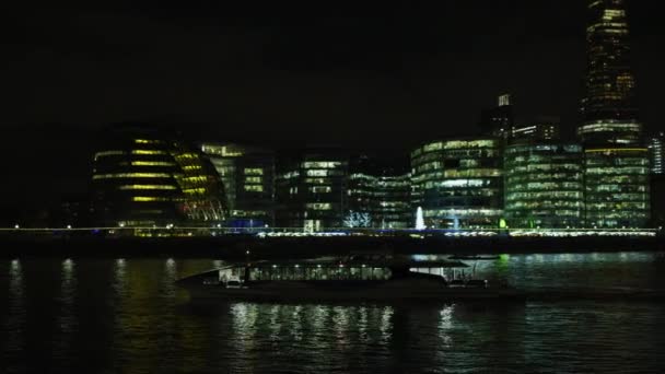 Путешествие Лодке Темзе Лондоне Ночью — стоковое видео