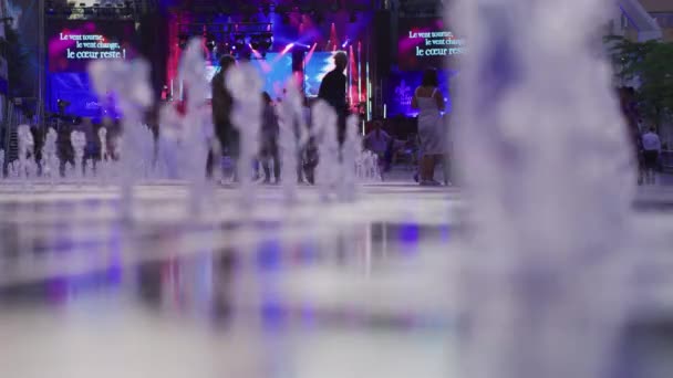 舞台近くの噴水 — ストック動画
