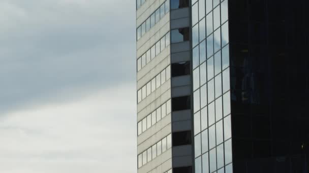 俯瞰摩天大楼的景色 — 图库视频影像