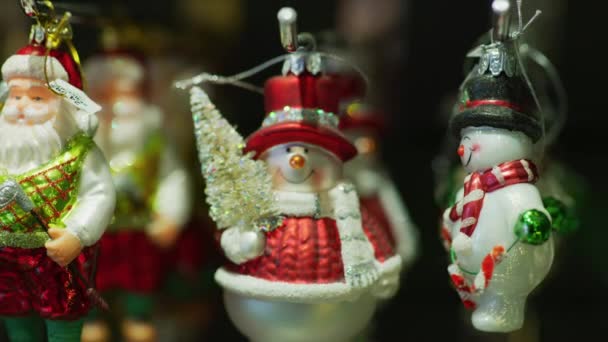 Close Uitzicht Van Kerstmis Ornamenten — Stockvideo