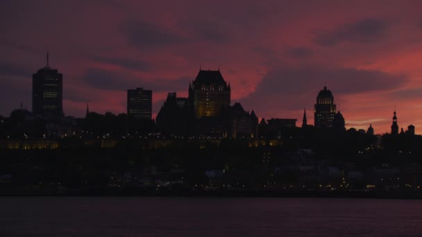 Stadtsilhouette Entlang Des Lawrence River Der Abenddämmerung — Stockvideo