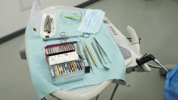 Herramientas Médicas Dentro Una Clínica Dental — Vídeos de Stock