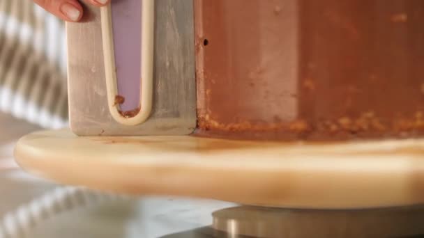 Smoothing Chocolate Glaze — Stock Video
