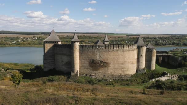 Fort Khotyn Rivier Dniester — Stockvideo