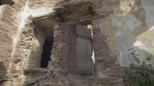 Yıkılmış Tuğla Duvarlar Seyahat Kavramı — Stok video