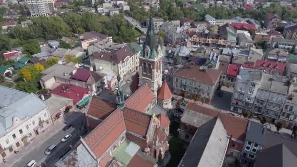 Aéreo Chortkiv Com Uma Igreja — Vídeo de Stock