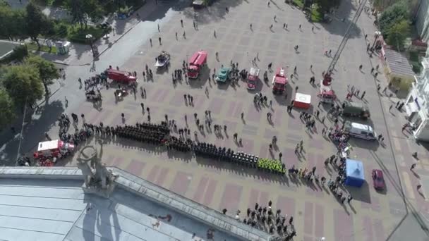 Luftaufnahme Einer Militärparade Auf Dem Theaterplatz — Stockvideo