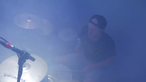 Gezicht Mens Die Drums Speelt — Stockvideo