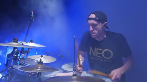 Drummen Tijdens Een Concert — Stockvideo