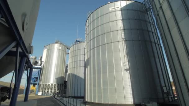 小麦粉工場のサイロ — ストック動画