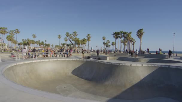Skateboard Park Stranden — Stockvideo