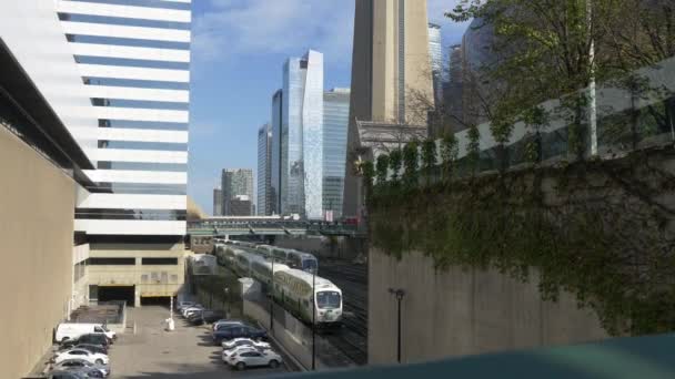 Corredor Ferroviario Del Centro Toronto Junto Torre — Vídeo de stock