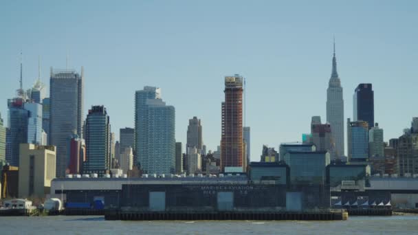 美国纽约76号码头附近的建筑物 — 图库视频影像