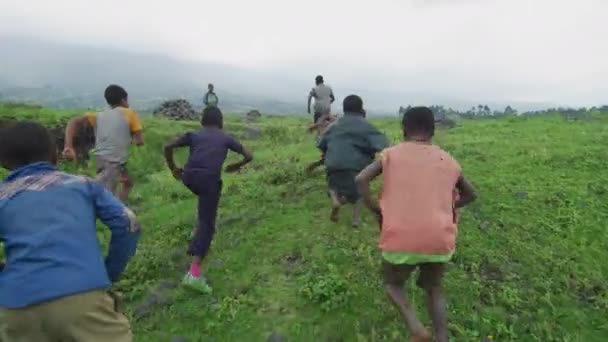 View African Kids Running — Stock Video