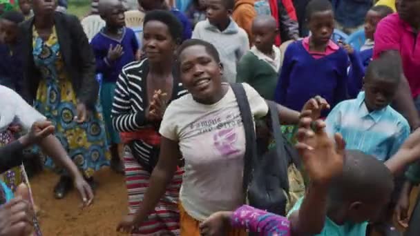 Αφρικανικές Γυναίκες Χορεύουν Εξωτερικούς Χώρους — Αρχείο Βίντεο