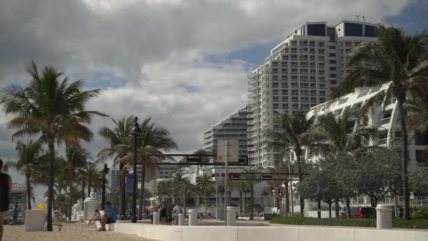 Walking Fort Lauderdale Promenade — Stock Video