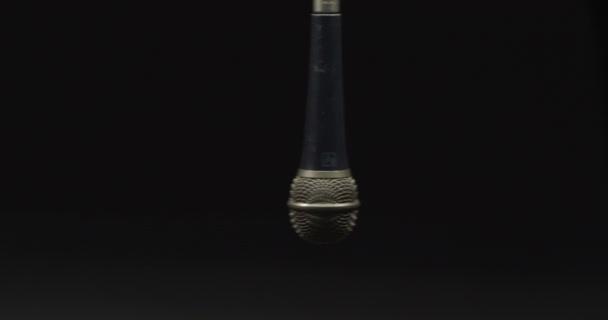 Microphone Swinging Close — Stok video
