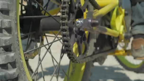Fechar Corrente Roda Traseira Uma Bicicleta — Vídeo de Stock