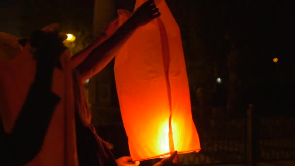 Vue Des Lanternes Holding Sky — Video