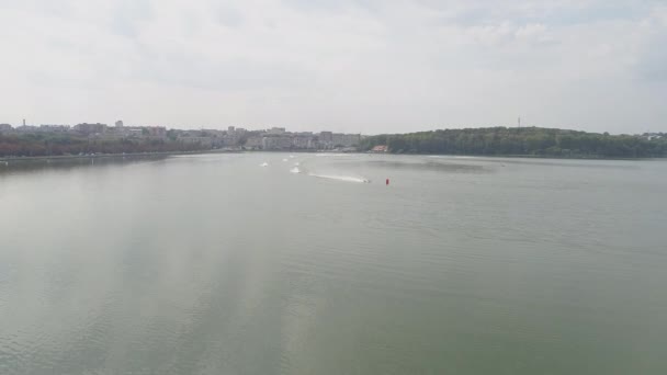 Vue Aérienne Une Course Sur Eau — Video