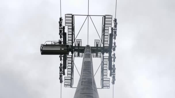 Low Angle View Chairlift Pole — Stock Video