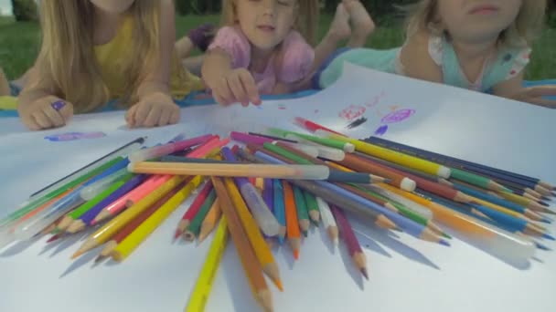 Boya Kalemleri Seçip Resim Çiziyorum — Stok video