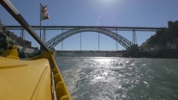 Мост Дома Луиса Видели Лодки — стоковое видео