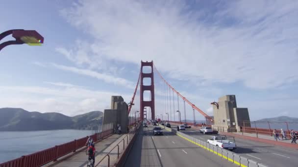Verkehr Auf Der Golden Gate Bridge — Stockvideo