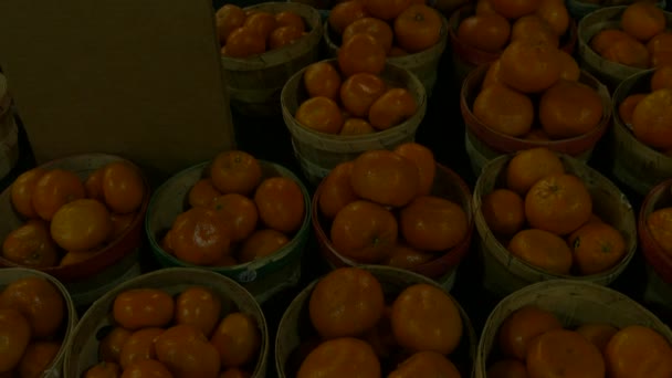 Φρούτα Προς Πώληση Κοντά — Αρχείο Βίντεο