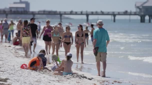 Bambini Che Giocano Sulla Spiaggia — Video Stock
