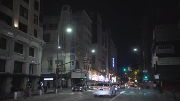 Mobil Mengemudi Jalan Malam Hari — Stok Video