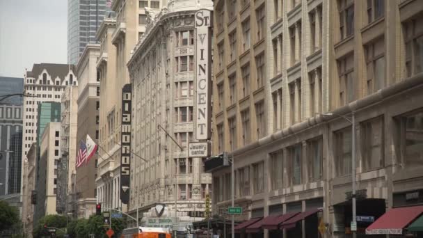 Inclinación Edificios Una Calle — Vídeo de stock