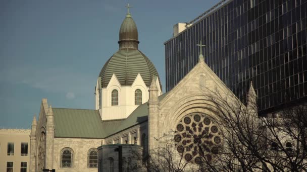 ドームと聖ハート教会のバラの窓 — ストック動画
