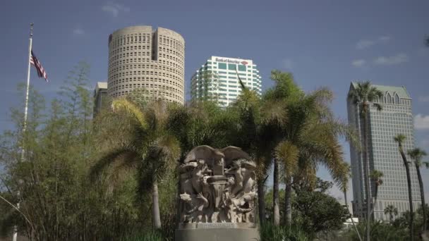 Sculpture Palm Trees Tall Buildings — Wideo stockowe